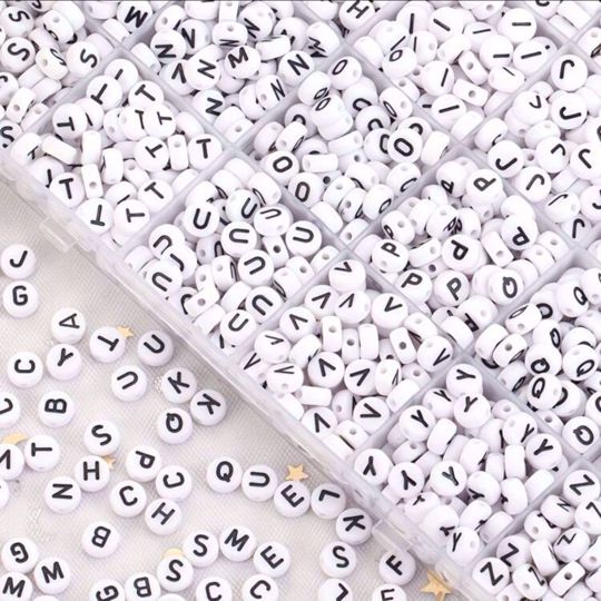 Imagem de Miçangas Alfabeto Branco+Preto | 60 Unidades